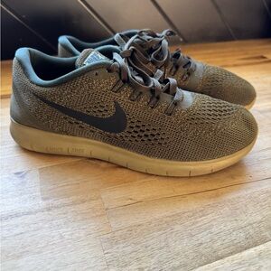 Nike Olive Green Running Shoes